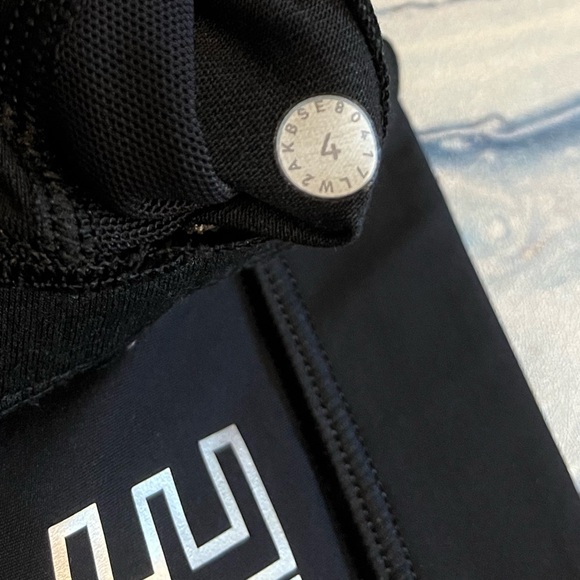 SOLD Lululemon Break Free Bra Soul Cycle in Black Size 4 - Picture 6 of 6